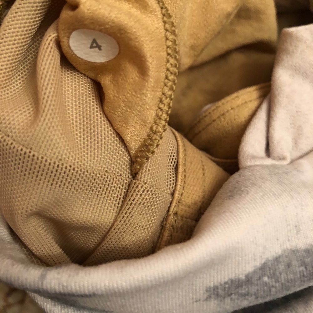 Lululemon Deep Breath Yoga Tank Size 4 - Picture 4 of 5